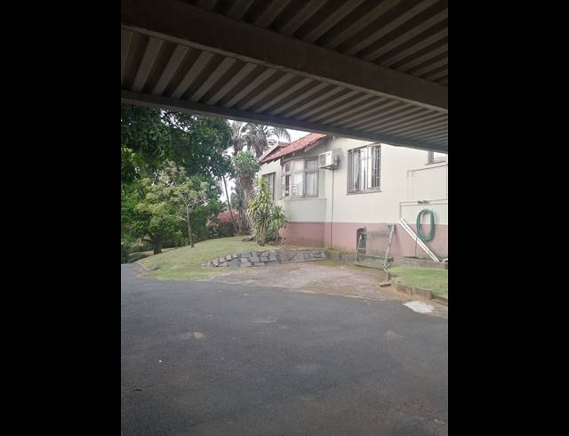 4 BEDROOM HOUSE FOR SALE IN BLUFF